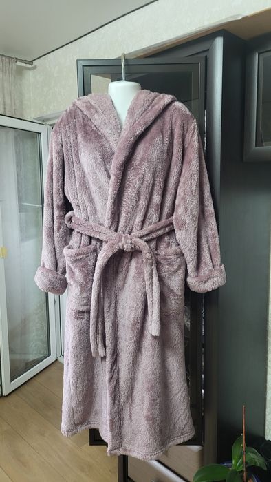 Дуже теплий жіночий халат.