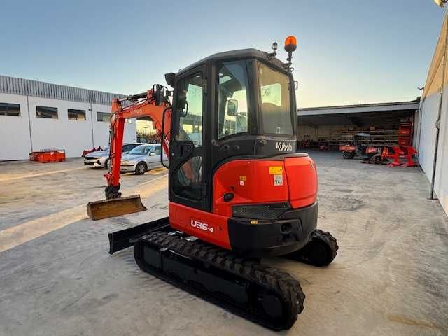 Giratória Kubota U36-4 Nº12685