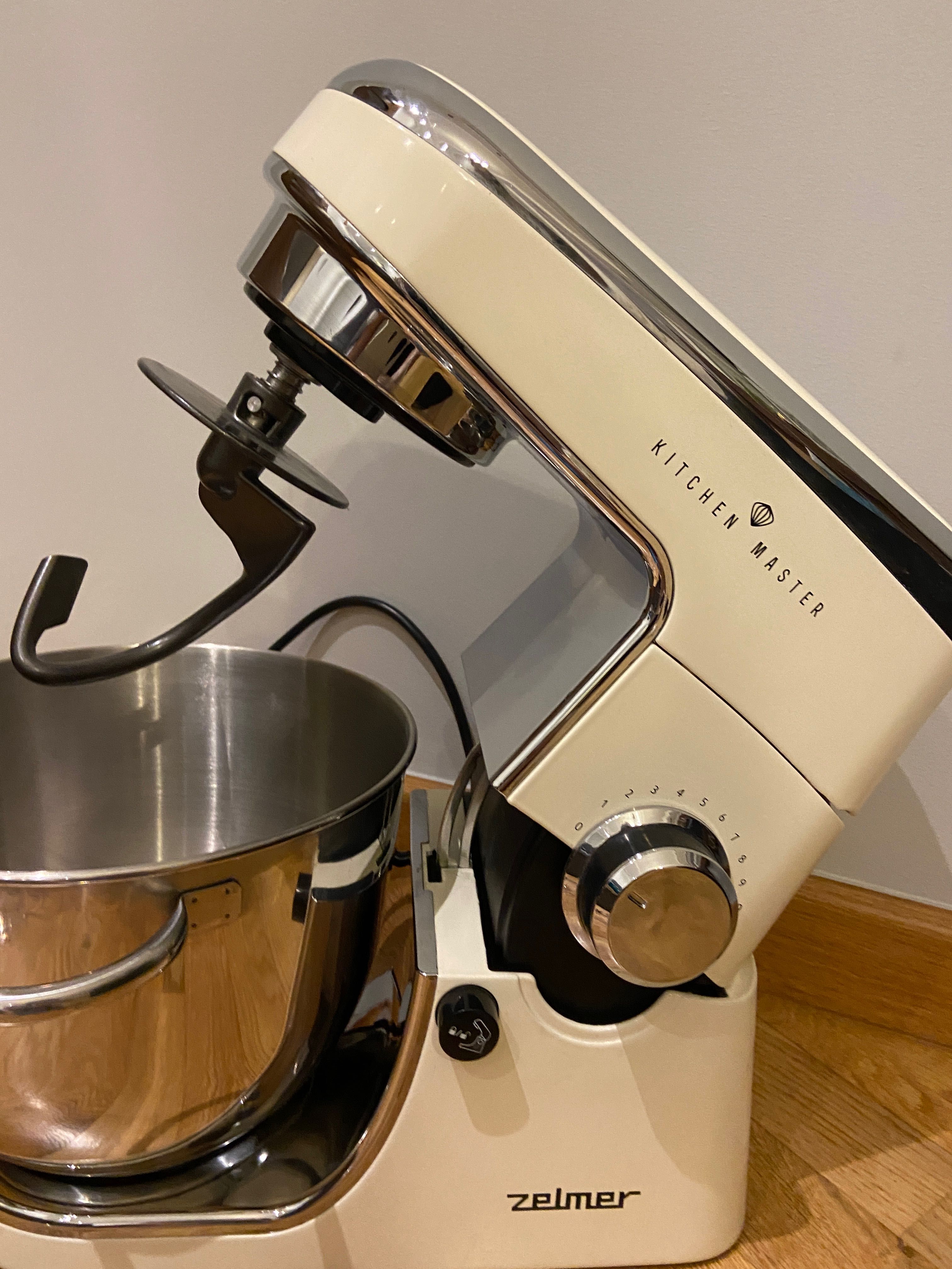 Robot kuchenny beżowy Zelmer