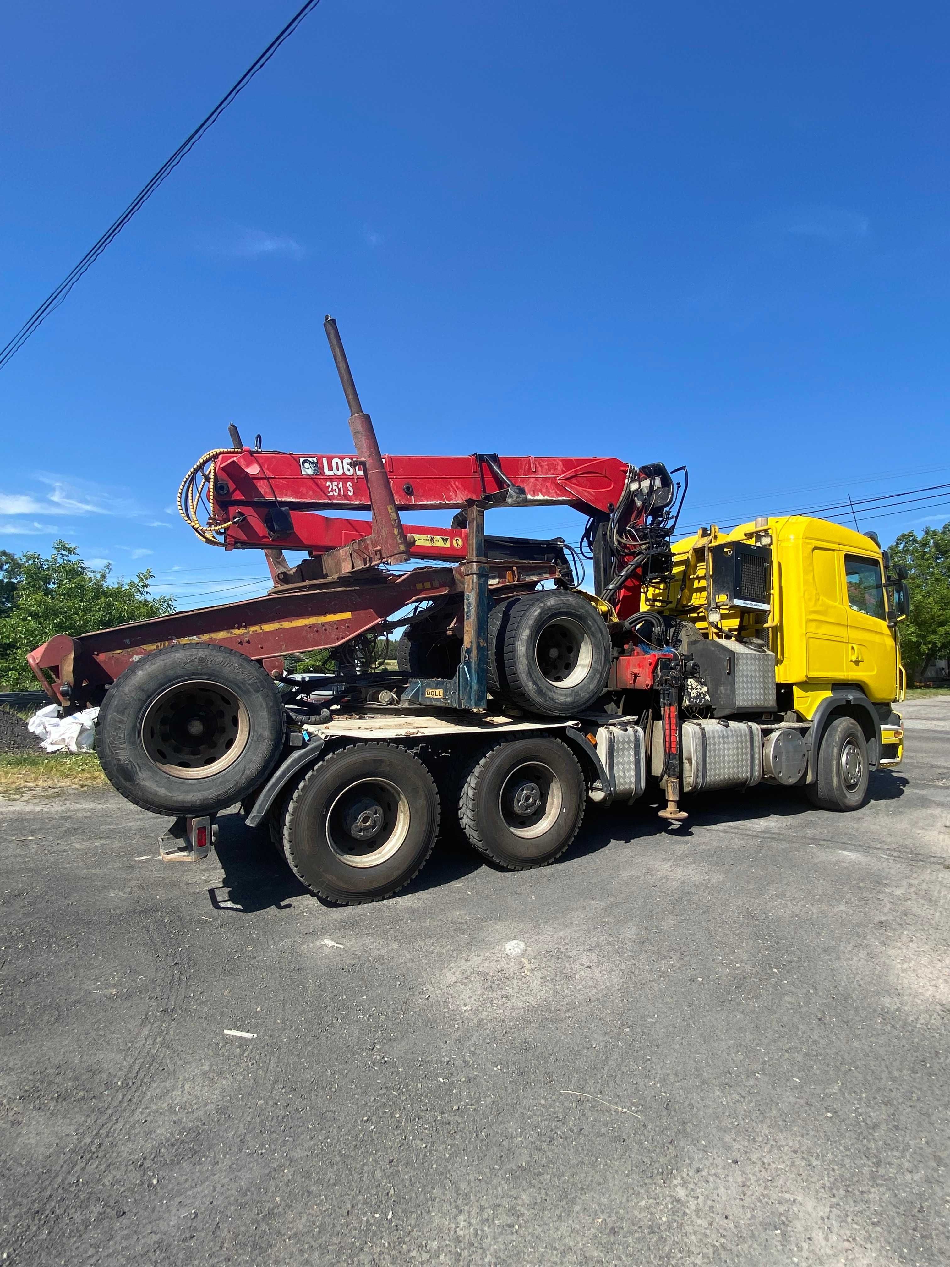 Samochód do przewozu drewna SCANIA