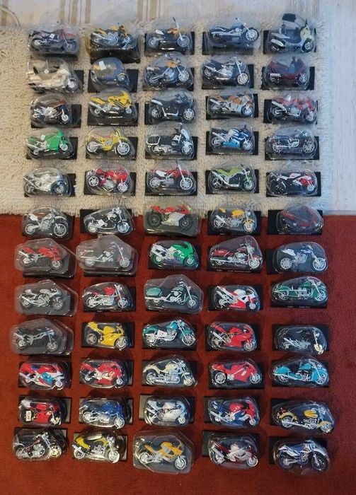 Coleção Completa Super Motos (1:18) - Ediclube / Maisto
