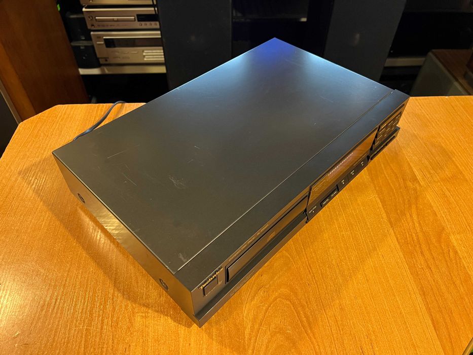 Odtwarzacz płyt CD Technics SL-P202A Audio Room