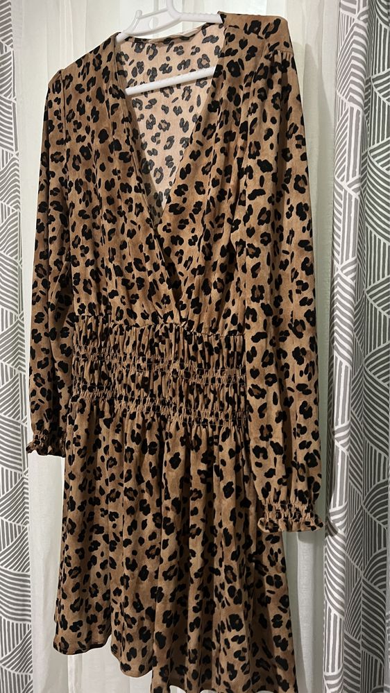 Vestido padrão leopardo