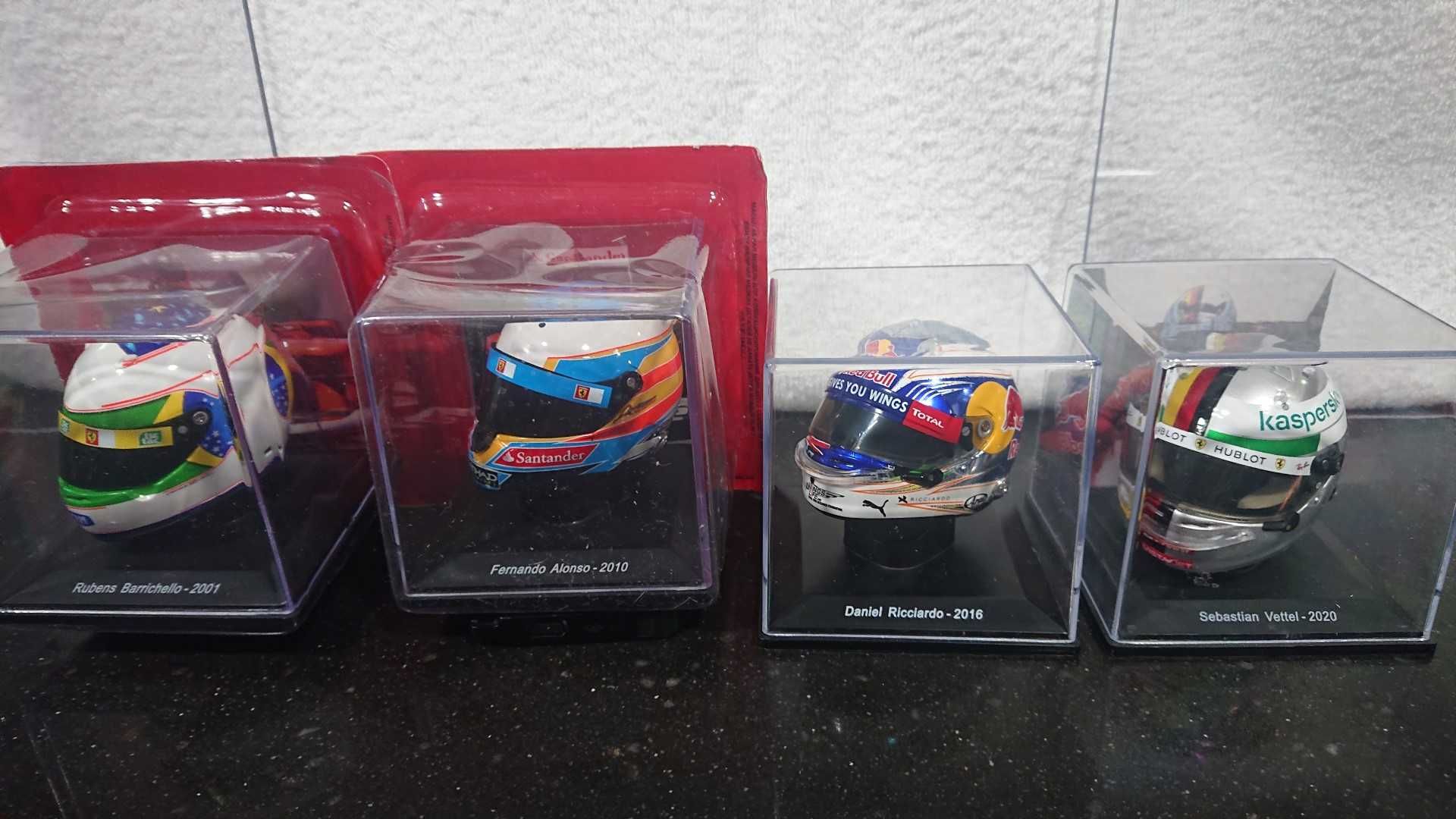 35 Capacetes Pilotos F1 - SPARK (Escala 1/5)