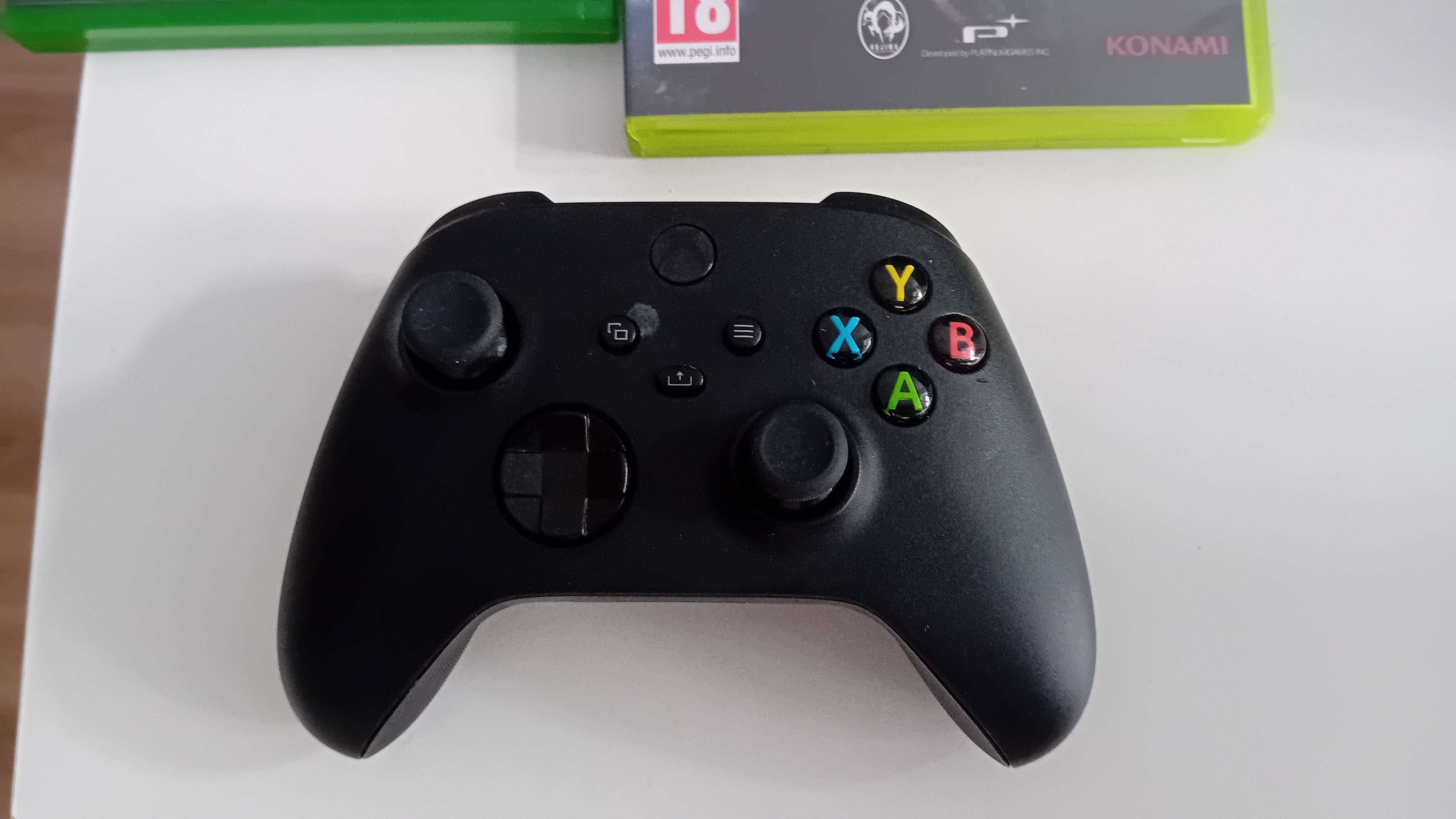 Xbox Series X com jogos