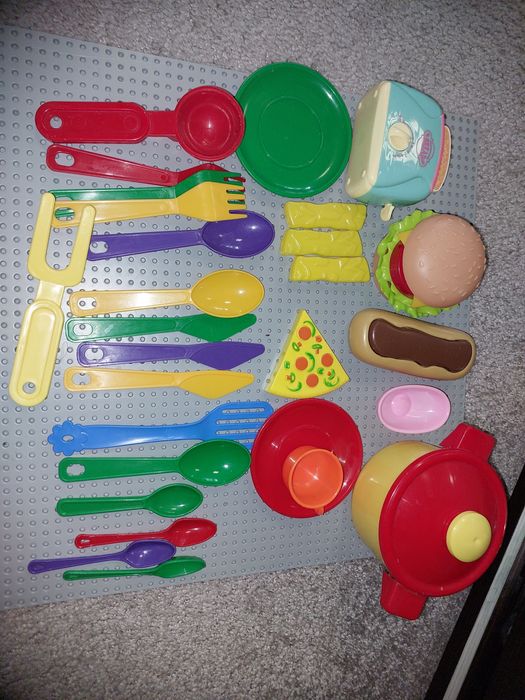 Посуд, їжа, гамбургер іграшковий