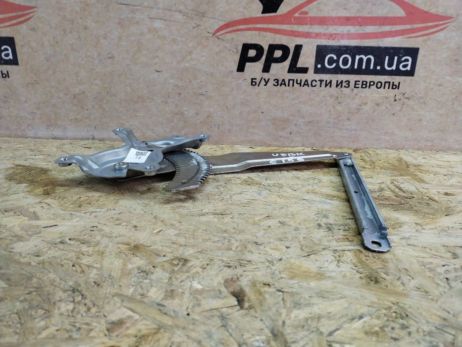 Mitsubishi V L200 15-18 стеклоподъемник моторчик задний левый 5713A474