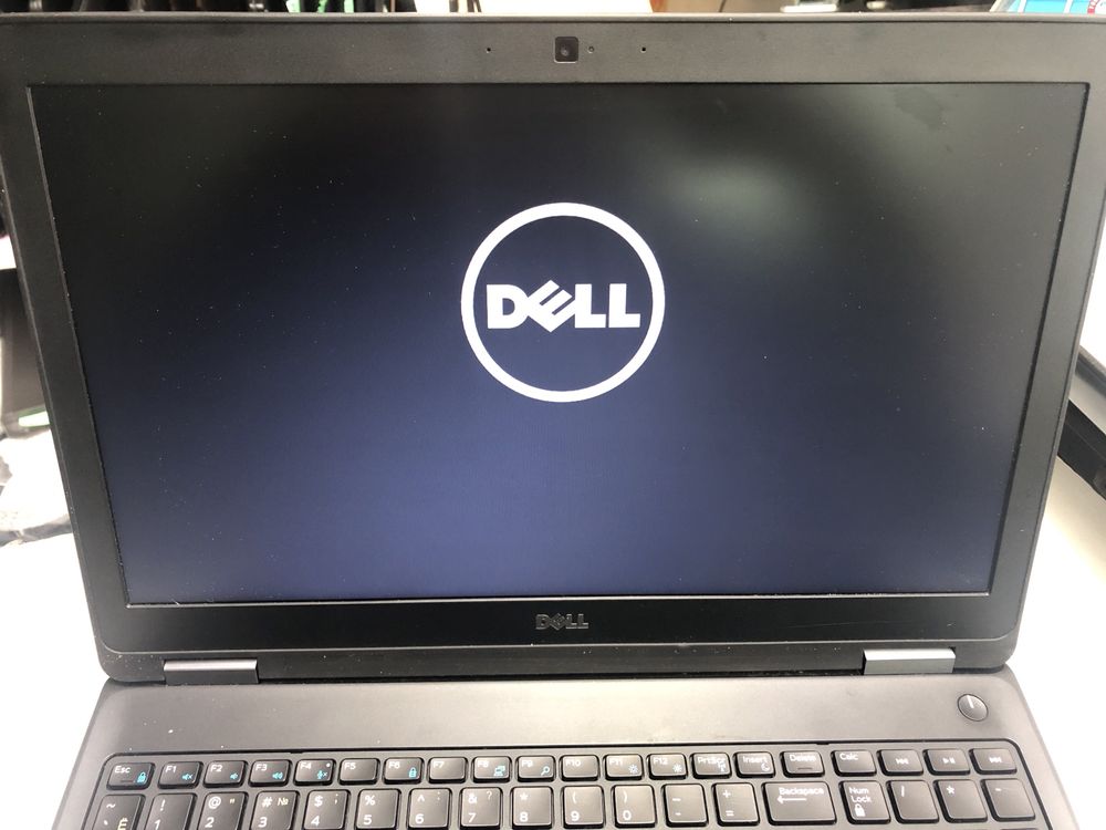 Перевірена часом модель  15.6" матова Dell latitude E5570 i5  Win 10