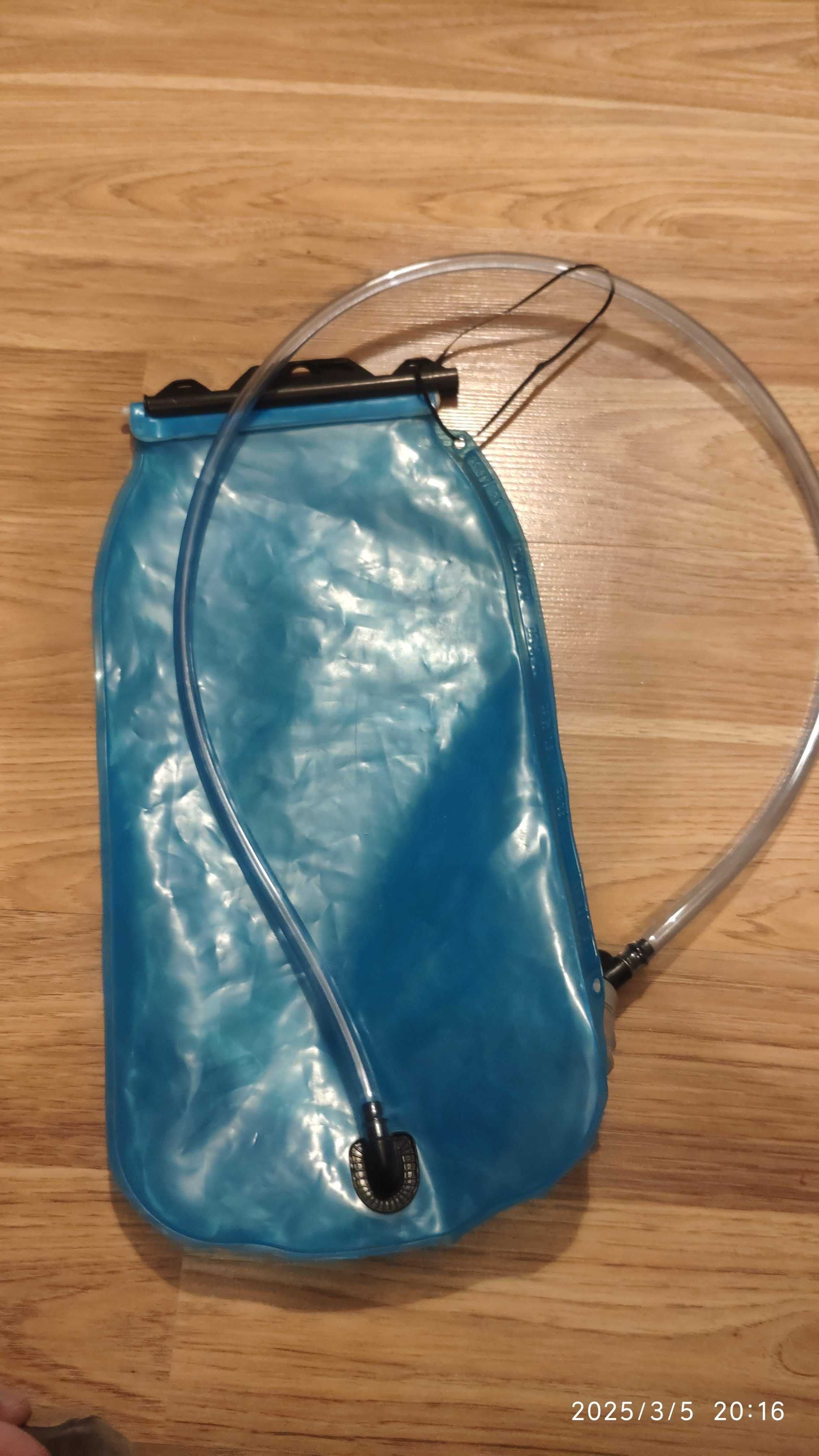 Bukłak na wodę 2,5L | Do plecaka trekkingowego | Stan dobry