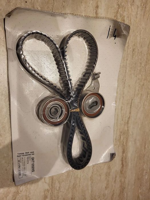 Rozrząd kpl. (pasek + rolki TOYOTA AVENSIS, CALDINA, CAMRY, CARINA E VI, CARINA V, CHASER, CORONA, GAIA, HARRIER, MR2 II, NADIA, PICNIC, RAV 4 I, SCEPTER, TOWN ACE 1.8-2.5 11.86-08.03