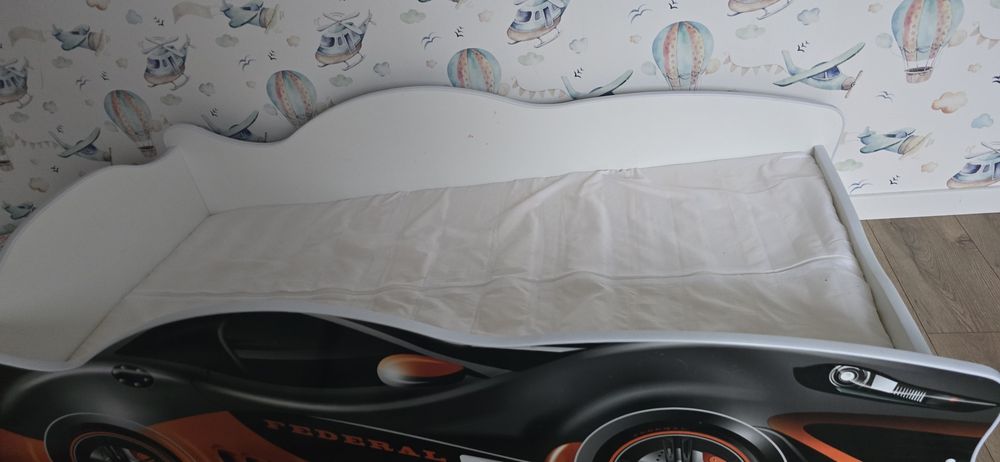 Lozko dziecięce auto