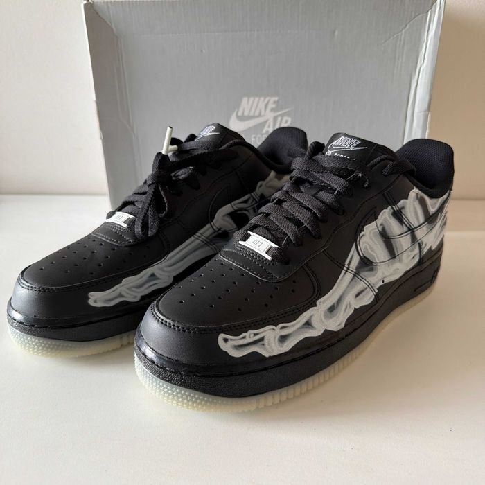 Nike Air Force 1 Low
Black Skeleton Halloween (2019) 42.5