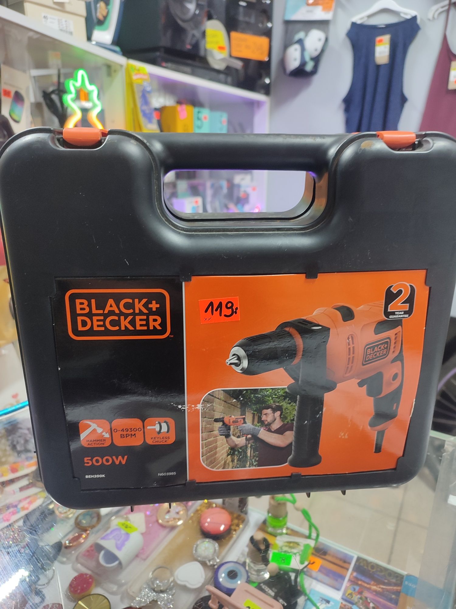 BEH200 wiertarka udarowa Black Decker 500W w walizce 

Wiertarka udaro