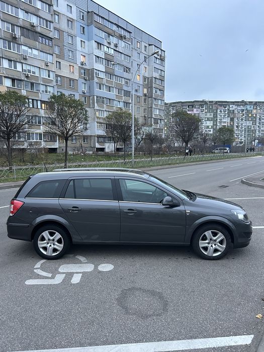Opel Astra 2010 1.4 бензин
