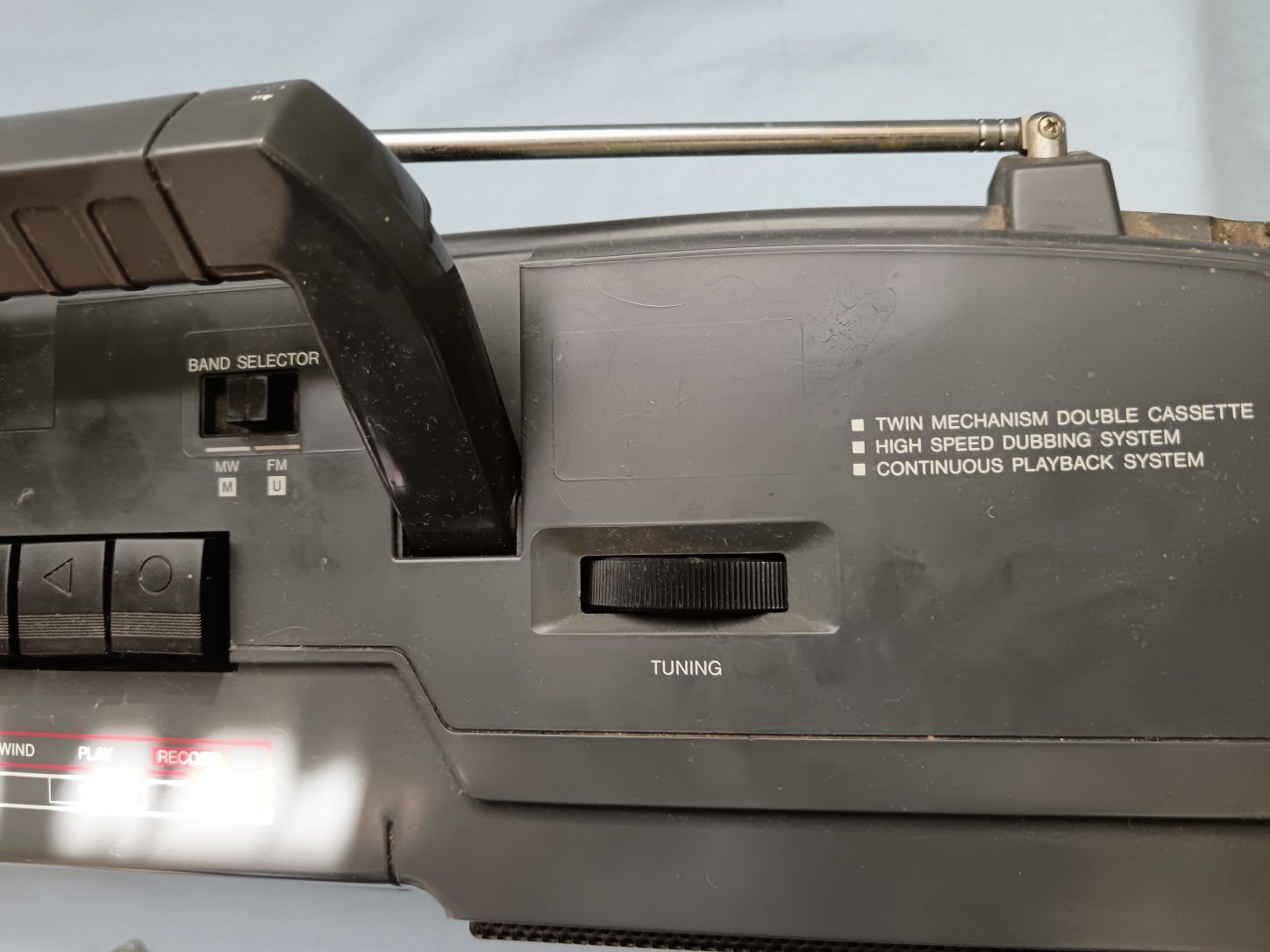 Radioodtwarzacz SHARP WQ-T205 sprawne