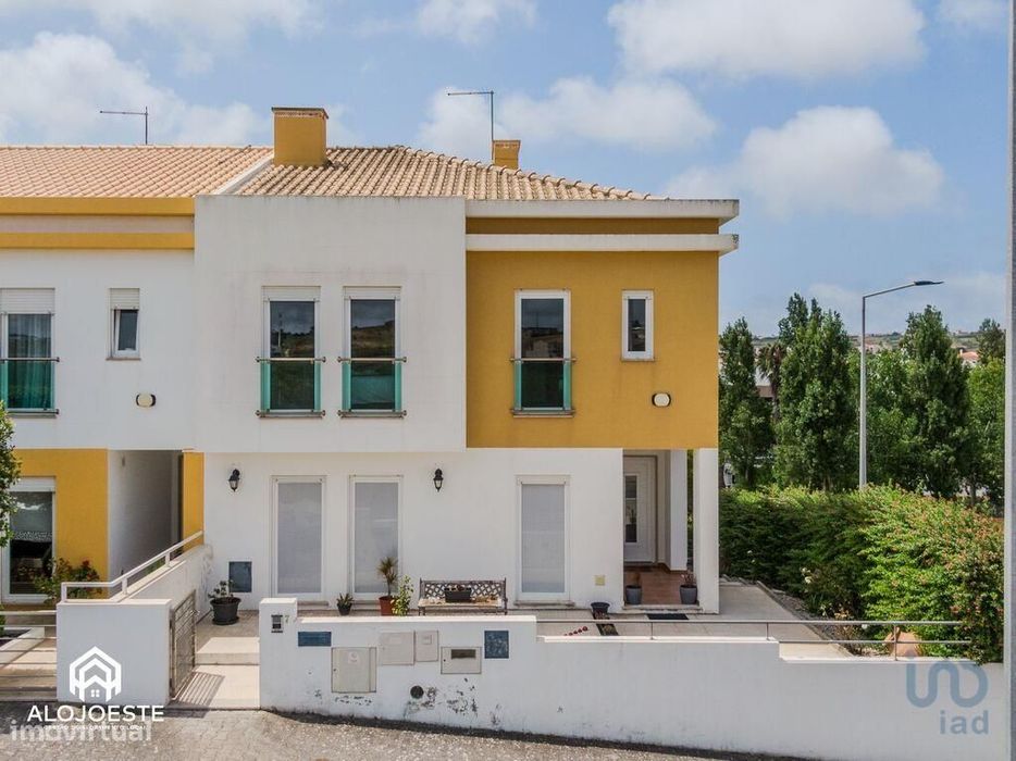 Casa / Villa T4 em Lourinhã e Atalaia de 200,00 m2