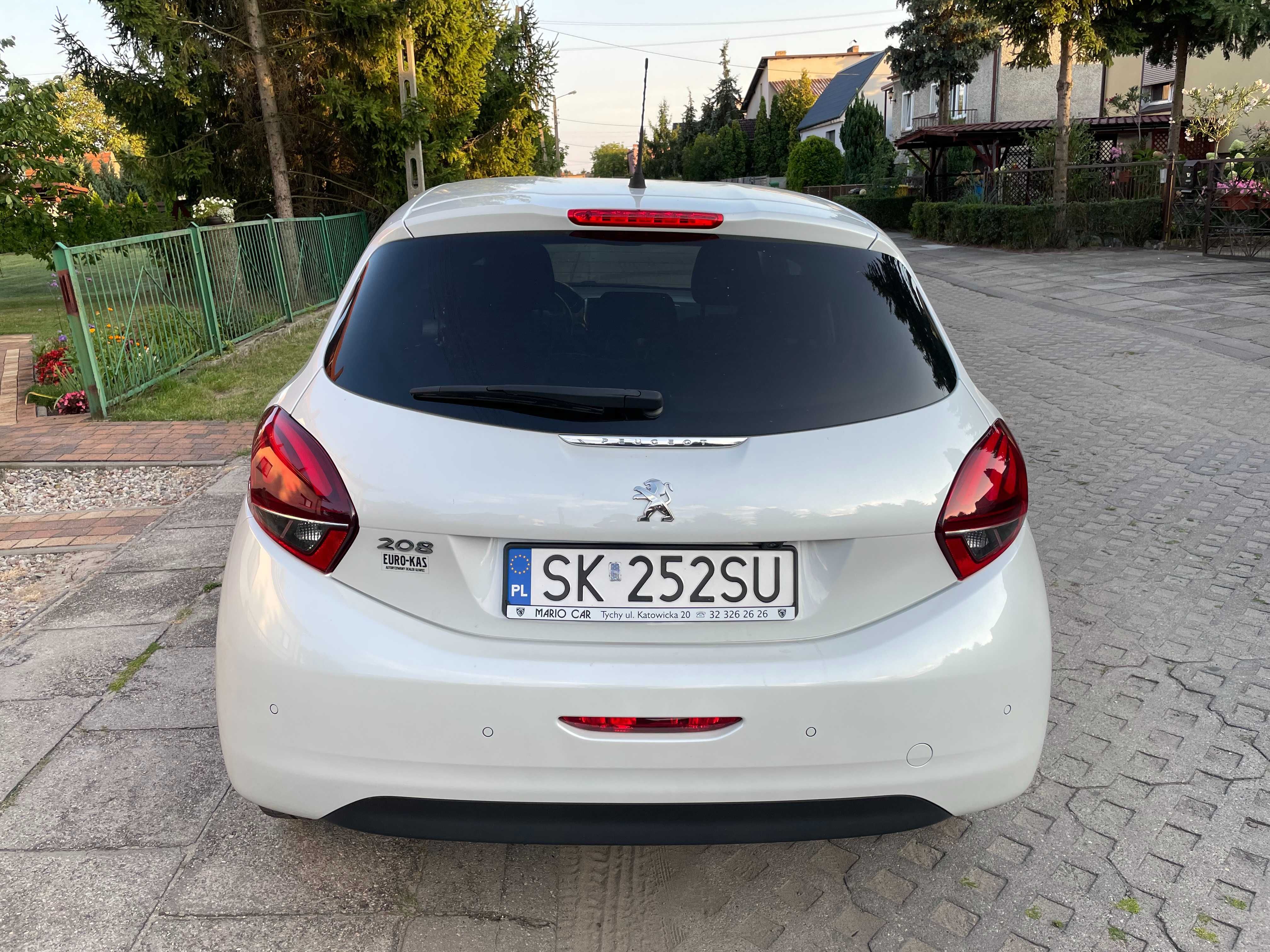 PEUGEOT 208 Allure +