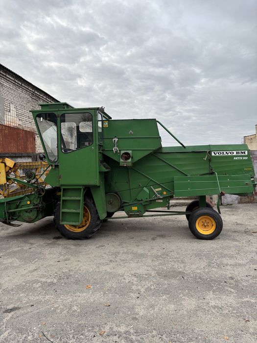 Комбайн Volvo 800