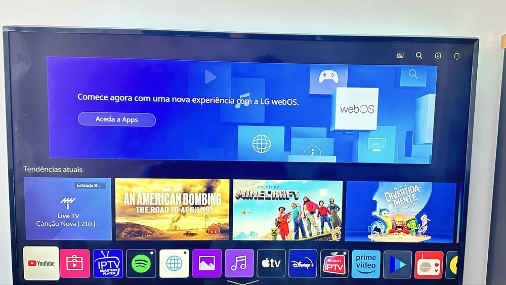 Tv LG quase Nova de 55
