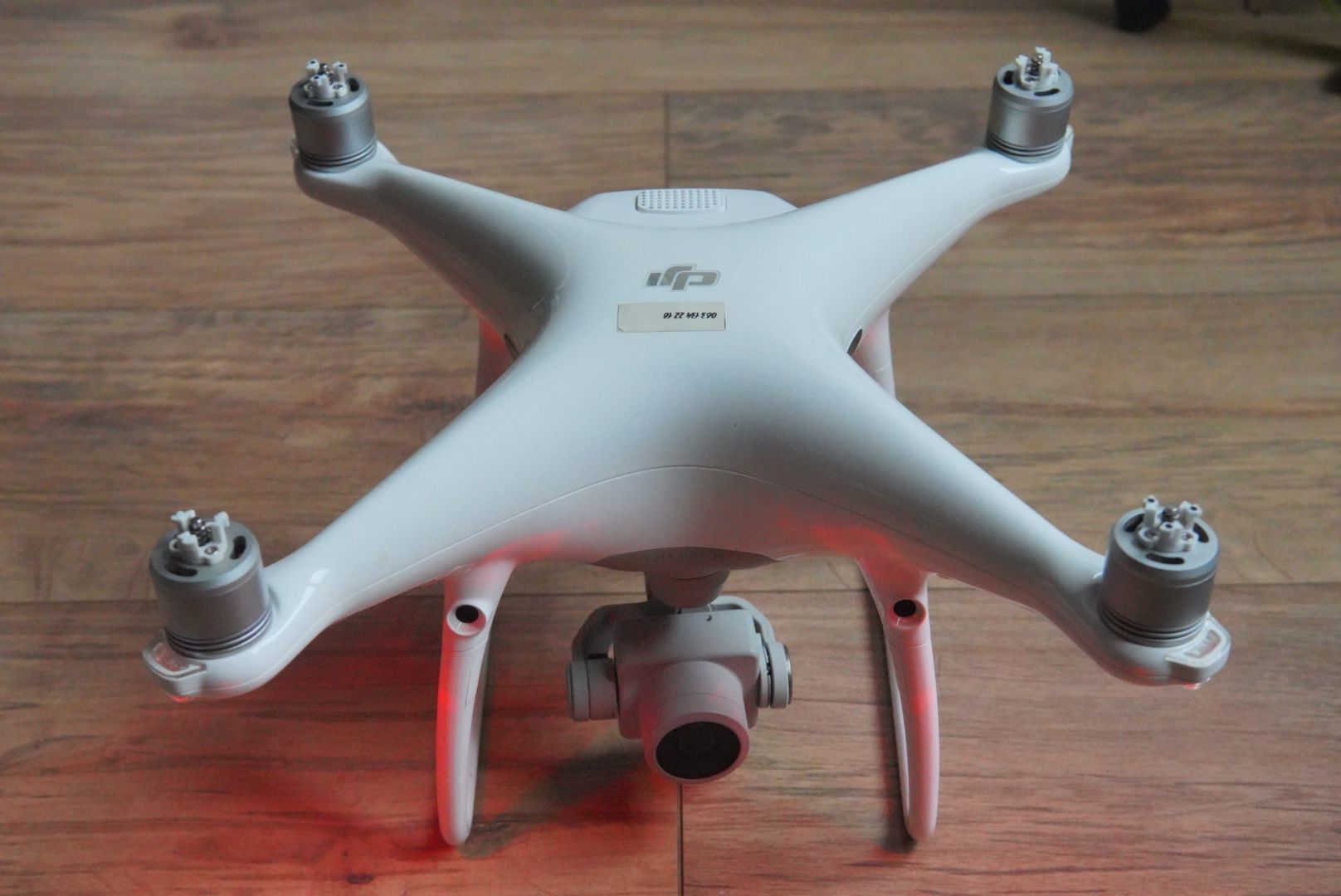 Квадрокоптер DJI Phantom 4 pro