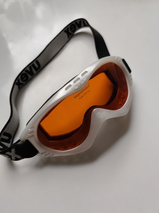 Dziecięce gogle narciarskie marki UWEX na wiek 4-7 lat