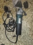 Uszkodzona makita 9565HRZ szlifierka katowa 1100W SJS MIĘKKI 220v