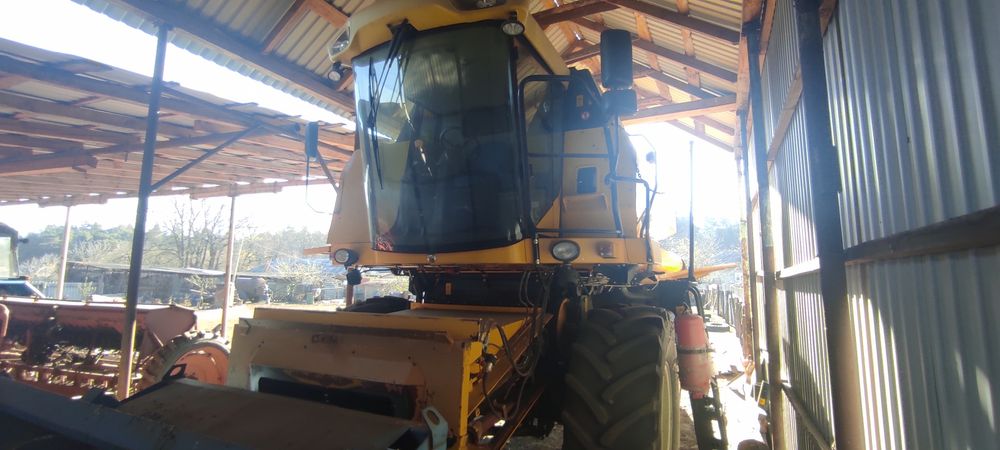 Комбайн New Holland TC5080