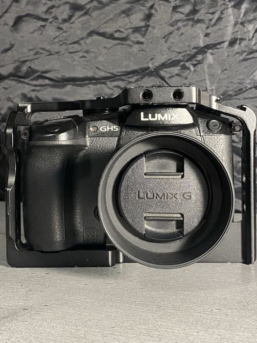 Panasonic Lumix GH5 + SmallRig + 4 акумулятори + зарядки