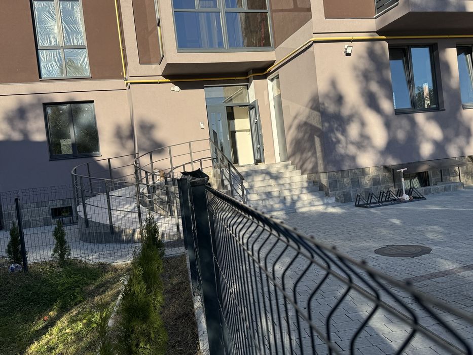 Продаж Комерційного Приміщення пл. 220м2 з можливістю розтермінуваня