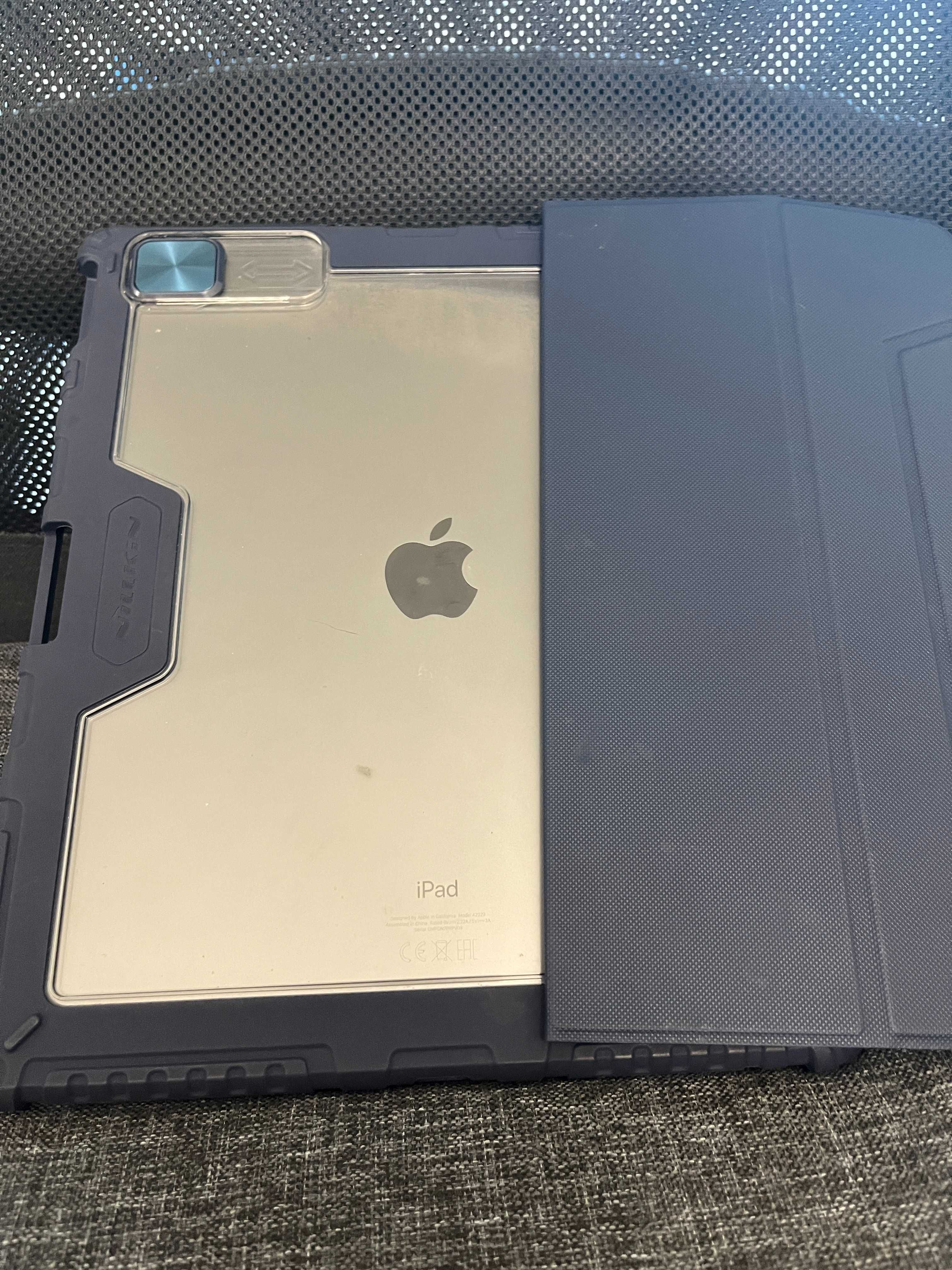 Apple iPad Pro 12.9” (2020, 4-е поколение) Wi-Fi 128 GB +чехол+ стекло