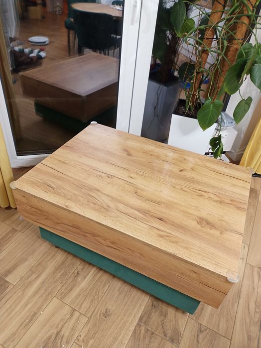 pufa i stolik kawowy 2w1