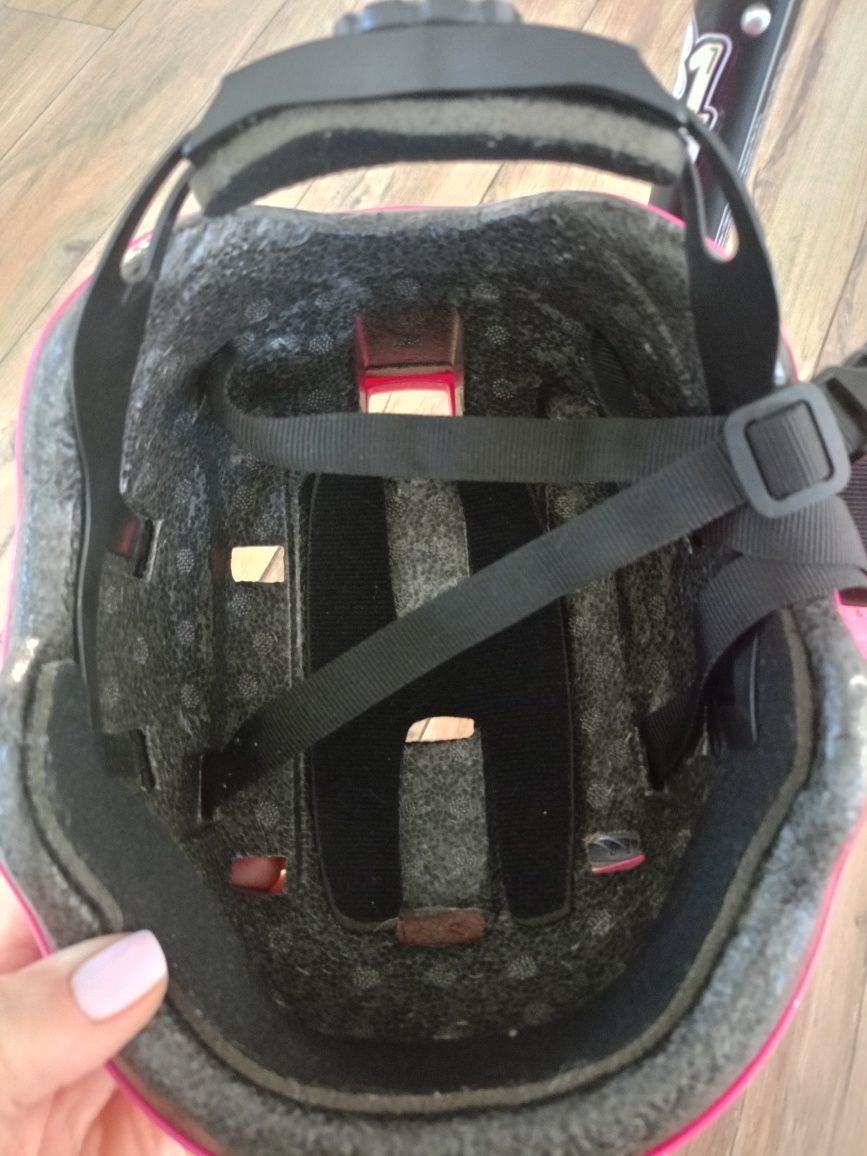 Hulajnoga trójkołowa Oxelo i kask