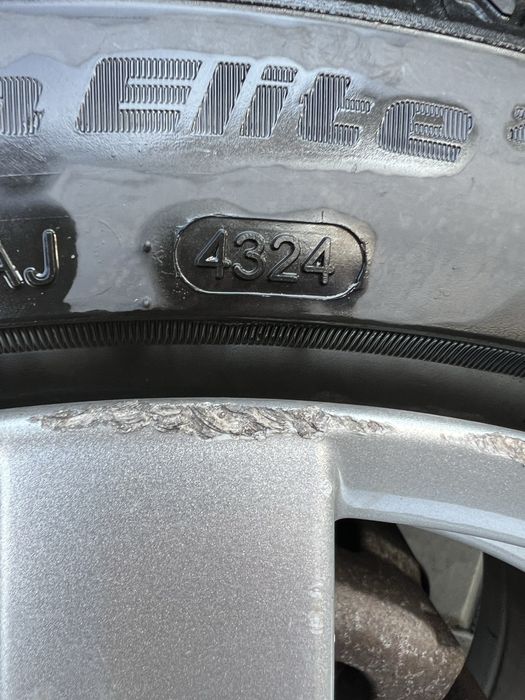 Гарний доглянутий автомобіль !