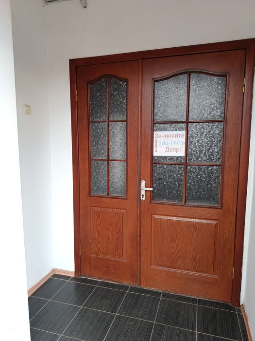 Продам приміщення, район Айсберг, з усіма зручностями.