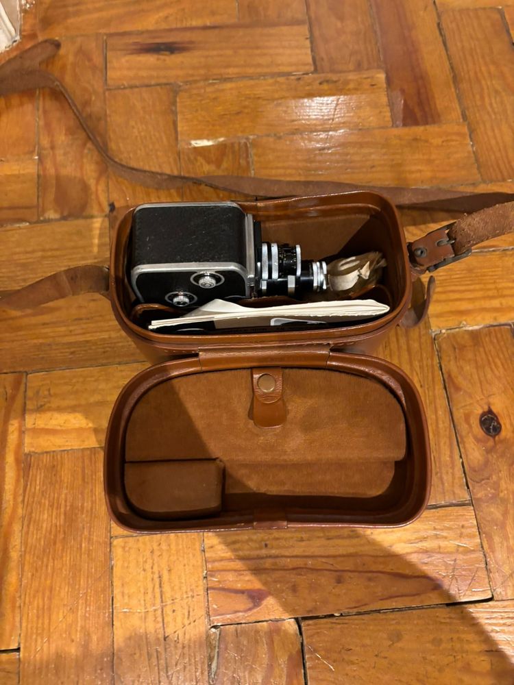 Máquina de filmar KERN