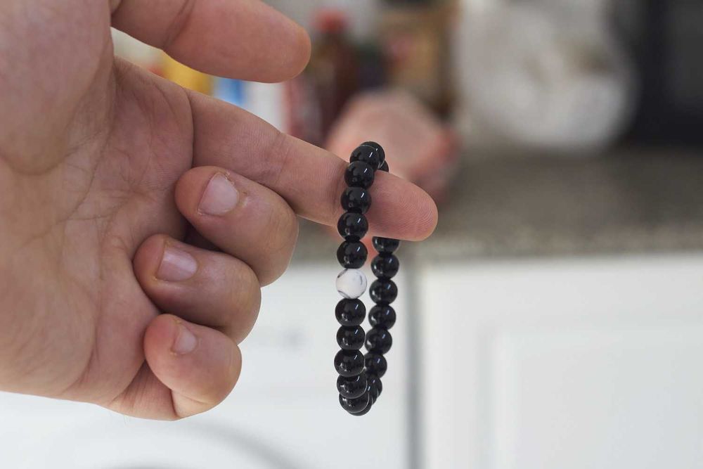 Pulseira de pedras naturais: elegancia e equilibrio em sintonia