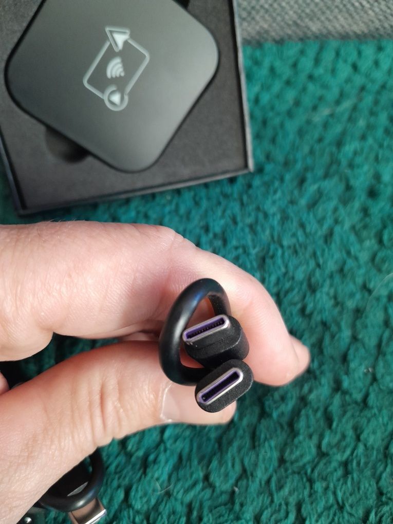 bezprzewodowy adapter CarPlay/Android Auto. Szybka wysyłka  polecam