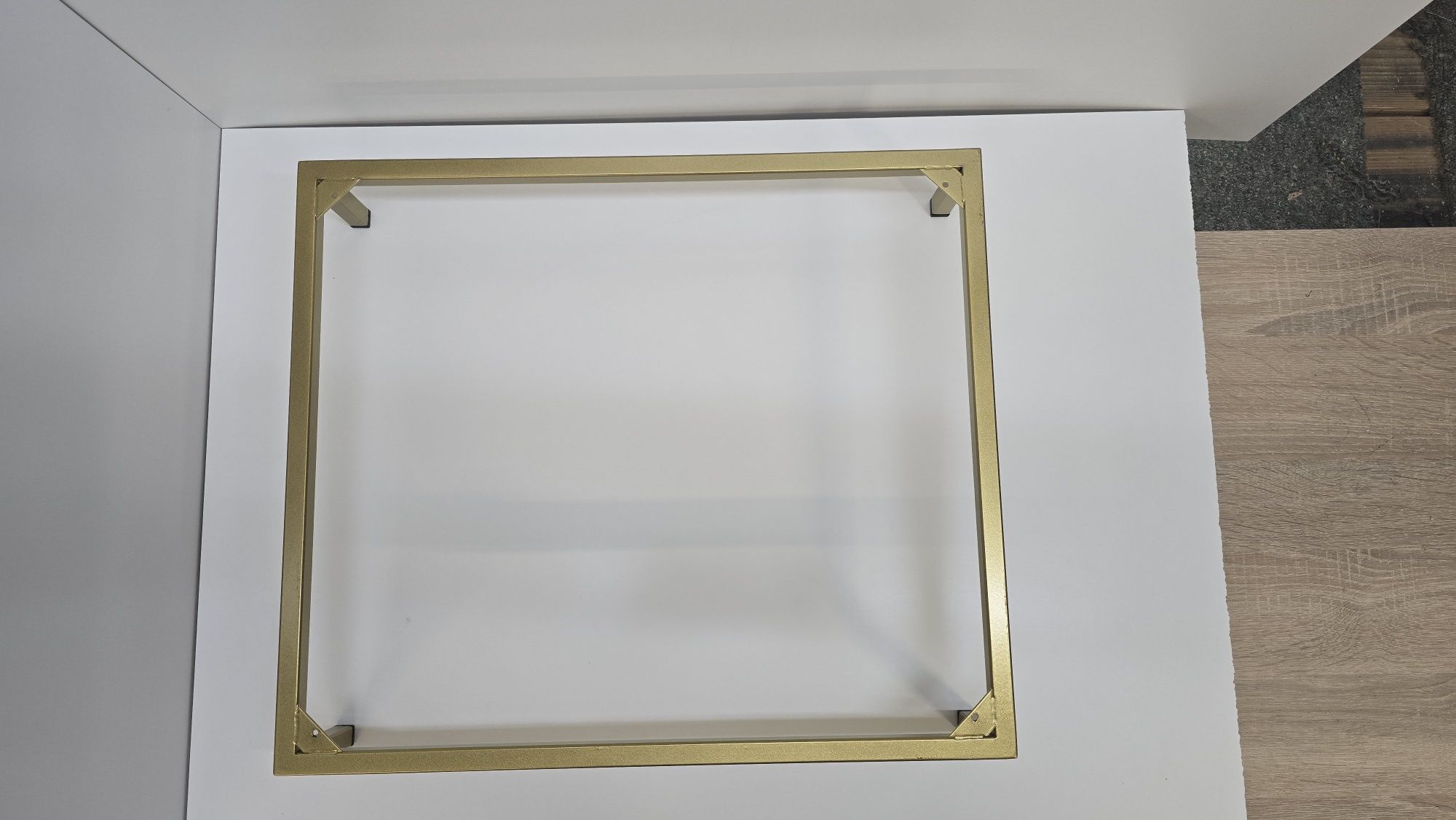 Podest pod szafkę złoty proszkowany 485 x 420 x 105 mm