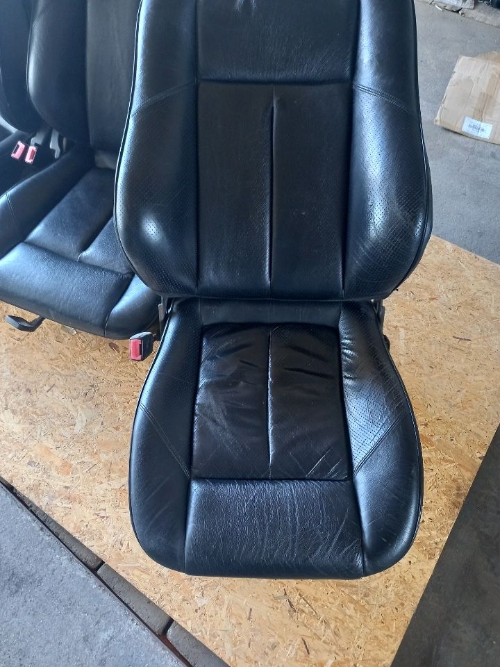 Fotele elektryczne tapicerka skóra karbon Mercedes W202