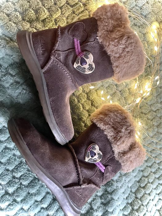Zamszowe, skórzane buty zimowe, kozaki dziecięce Clarks