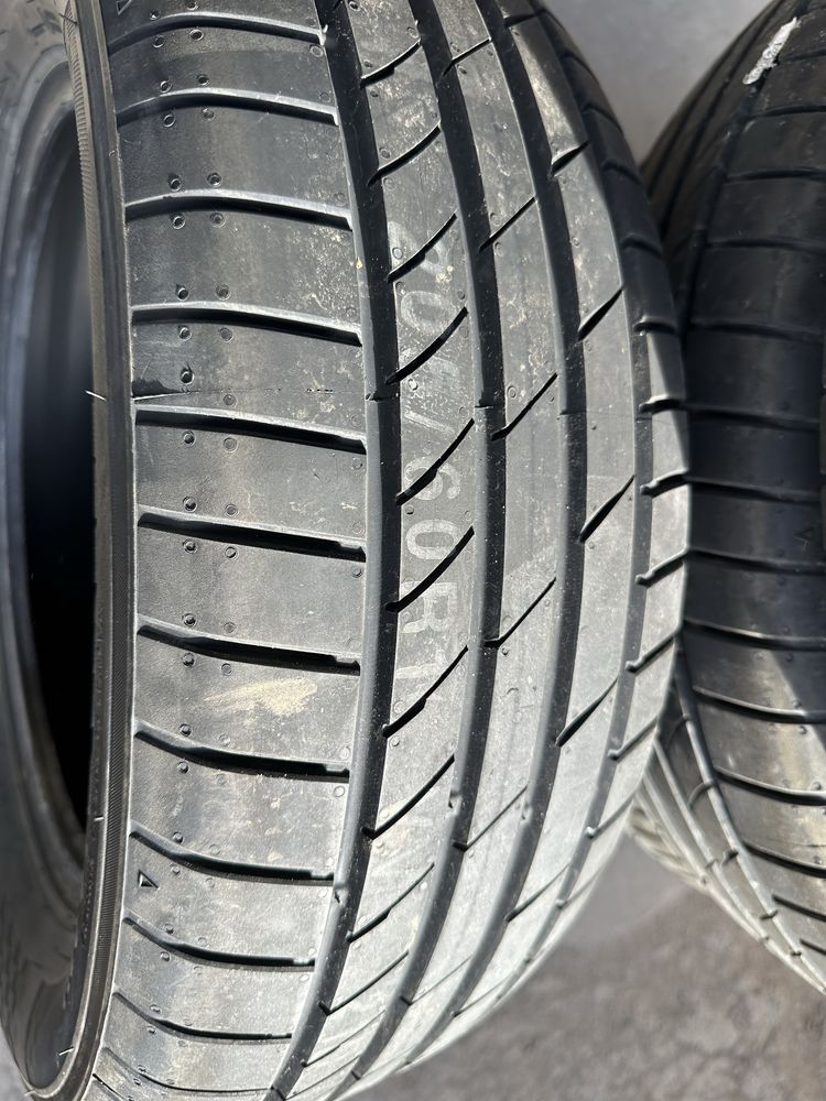 205/60R16 92V Kumho Ecsta PS71