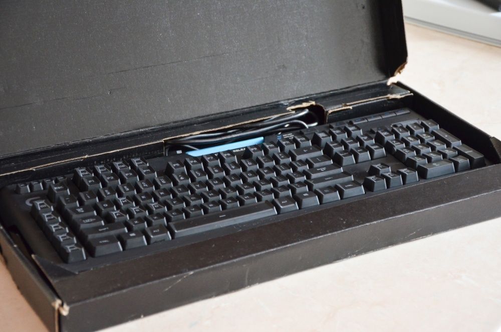 Механическая игровая клавиатура с RGB-ПОДСВЕТКОЙ Logitech G910