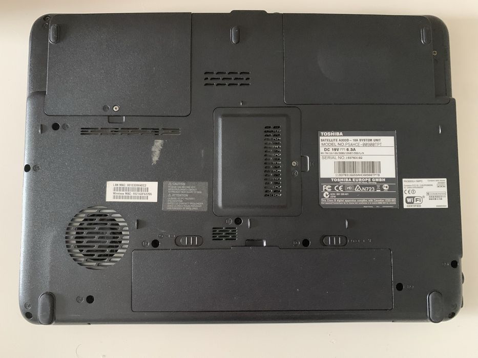 Computador portátil Toshiba Satellite