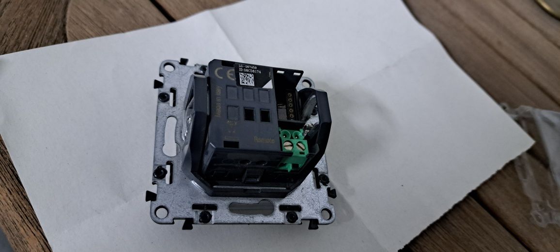 Legrand scs  TERMOSTAT nowy