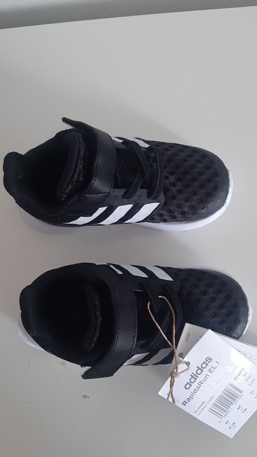 Buty Adidas chłopięce roz  23