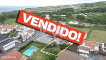 Moradia Isolada V3+2, com garagem e quintal, com estacionamento ao lad