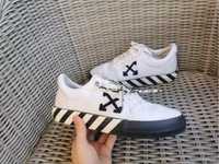 Off white vulcanized low
