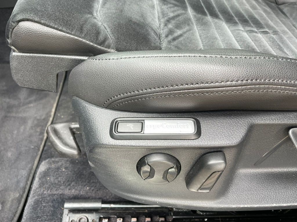 VW Passat 2.0 DSG|led|xenon|ACC|Masaze