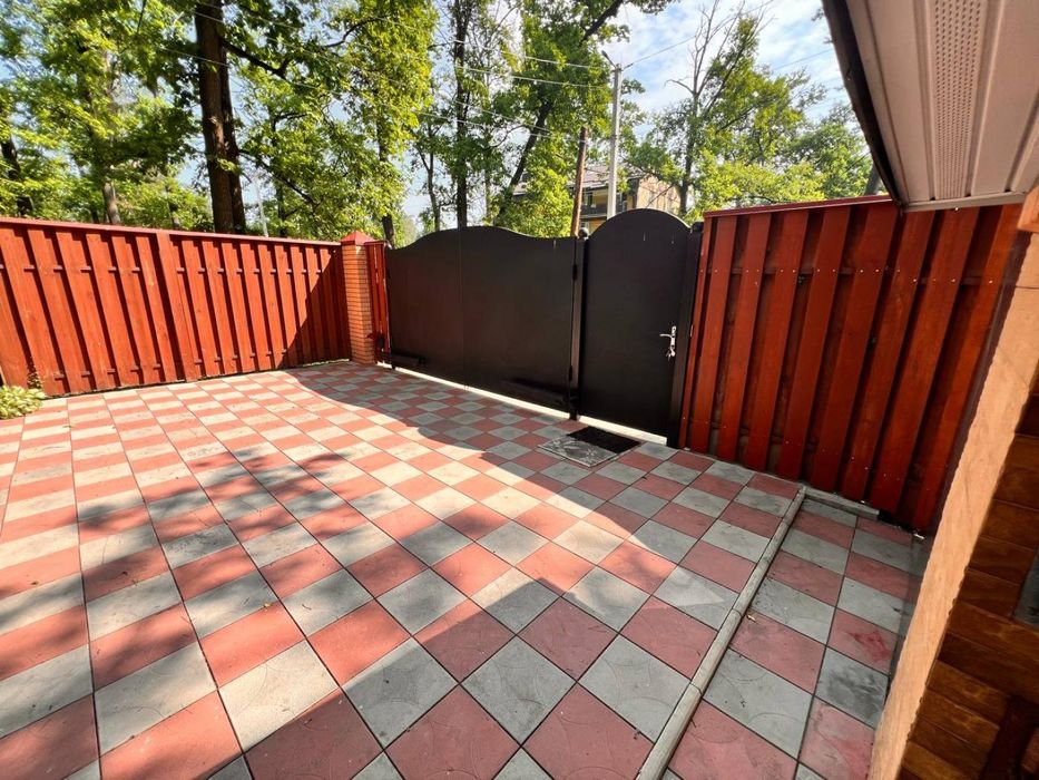 Продається неймовірний будинок неподалік від Центрального парку!