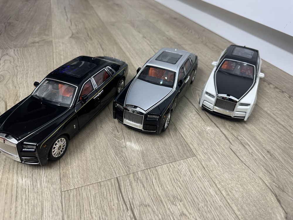 Моделька Rolls-Royce phantom 1:18